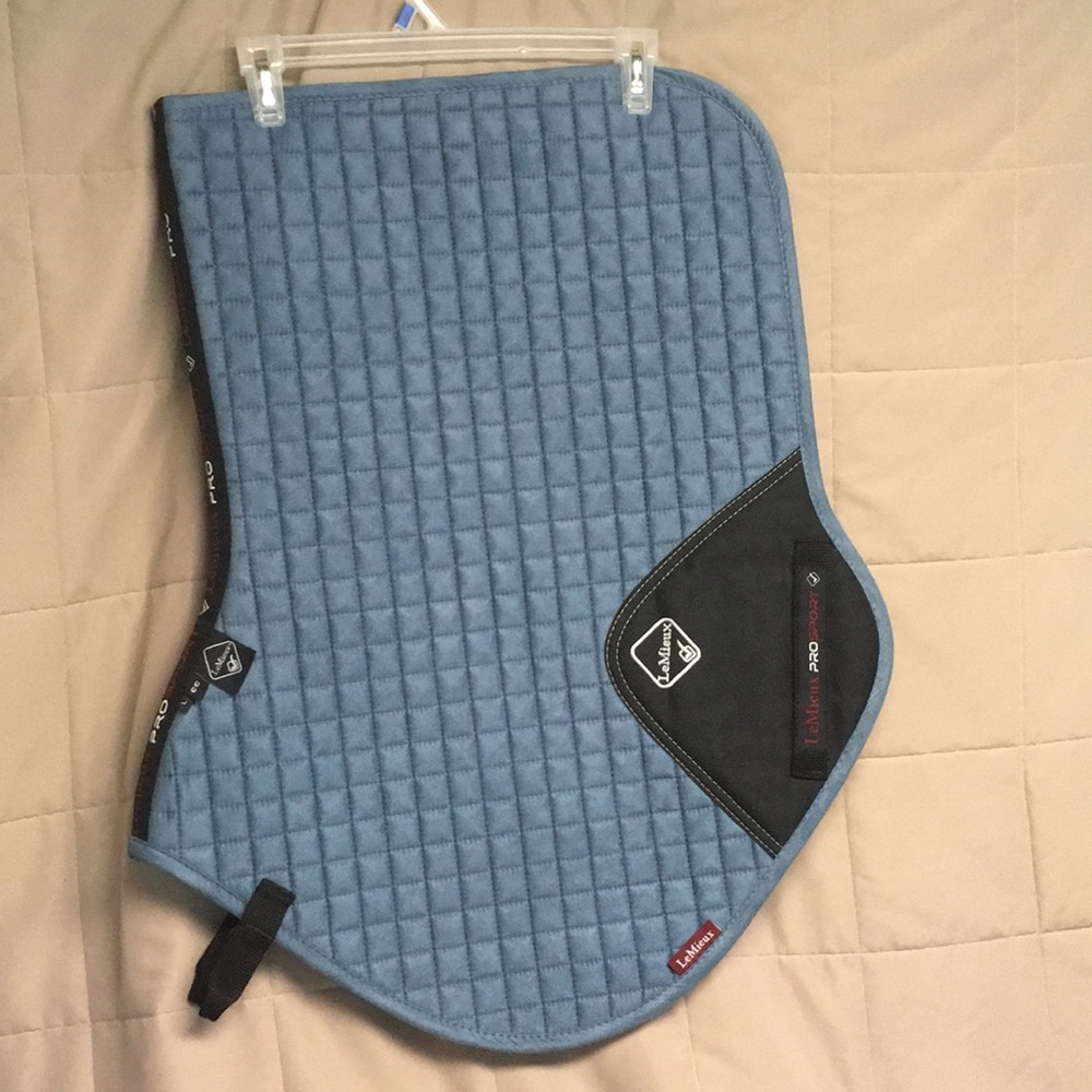 Lemieux suede English horse saddle pad ice blue